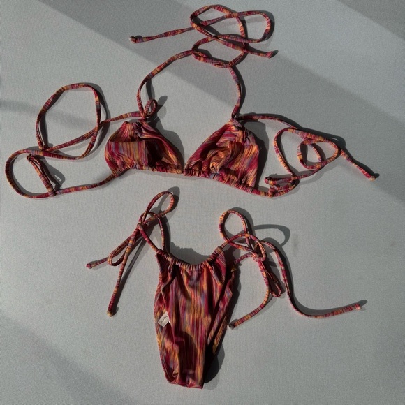 NEW Revolve Lovewave The Daniella Top + Bottom Swimsuit Bikini Size XS - Picture 2 of 9